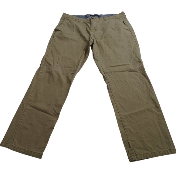 Tommy Hilfiger Straight Leg Khaki Chino Pants Mens Size 35 x 30 Preppy Casual - Picture 1 of 13